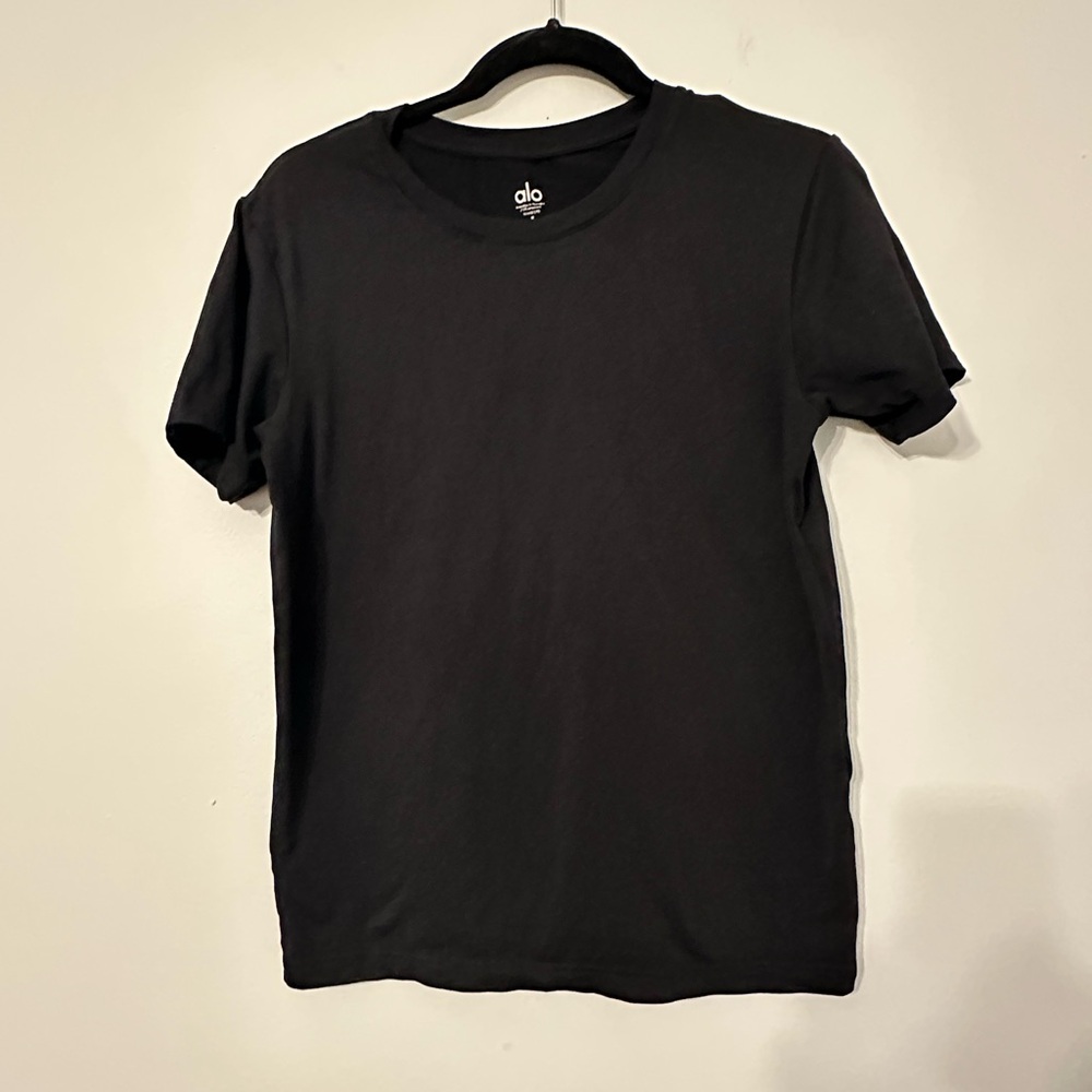 ALO Yoga Men’s Black Short Sleeve Crew Tee